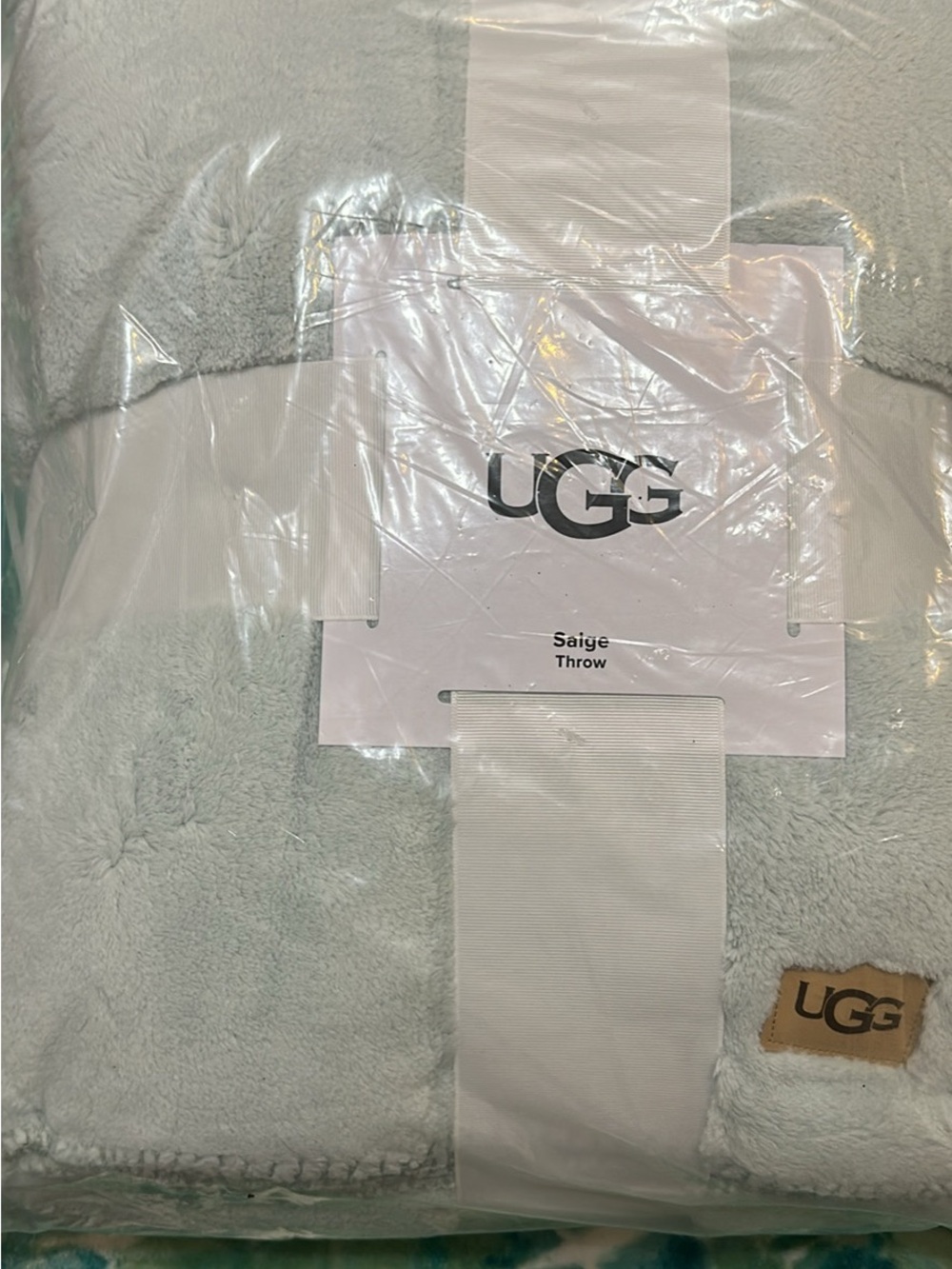 Super Soft & Cozy Ugg Saige 50”x70” Throw,New!